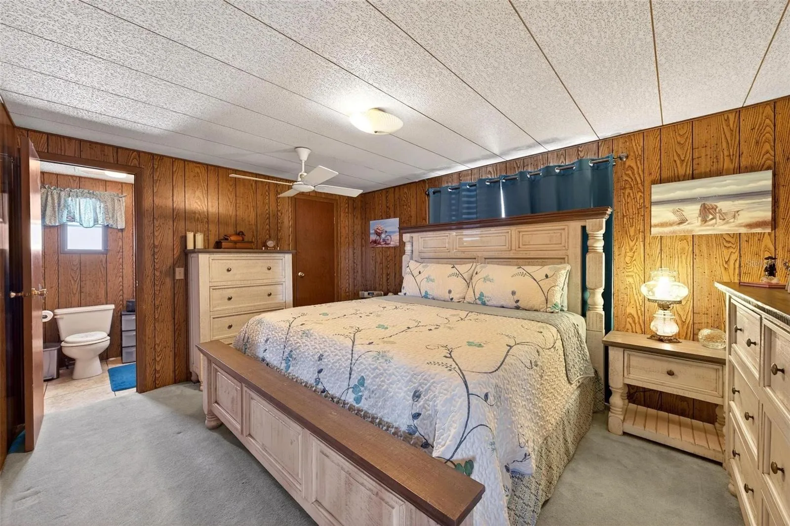 Second master bedroom with walk-in closet and en suite