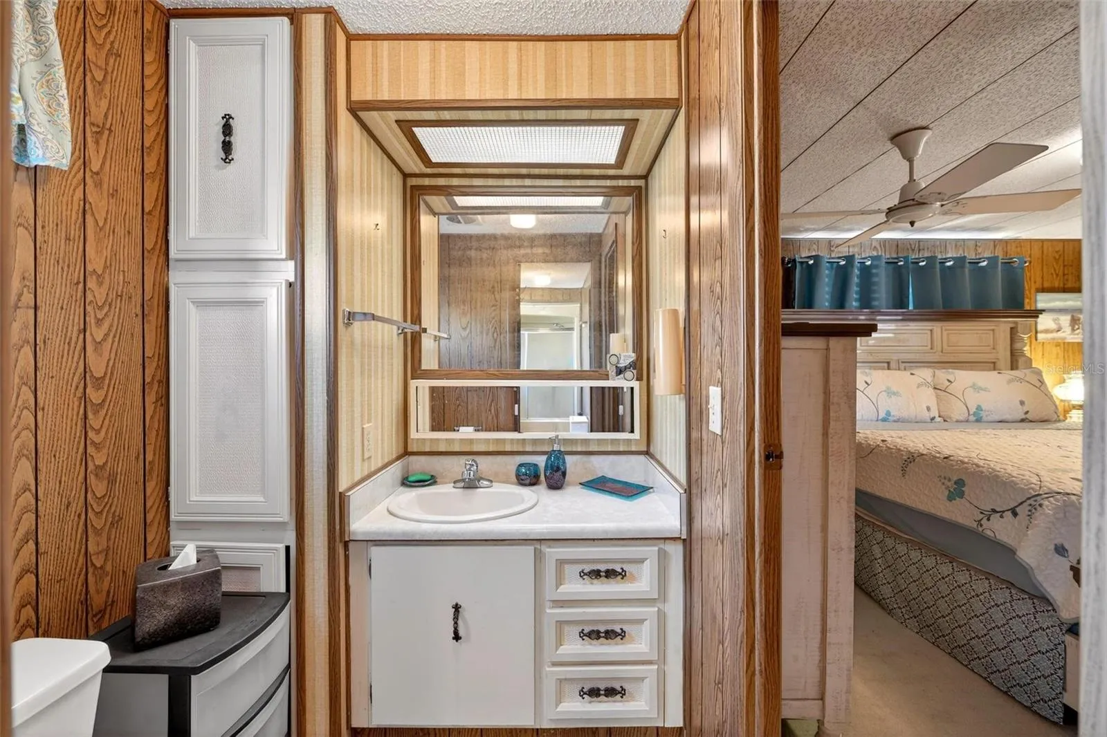 Half en suite