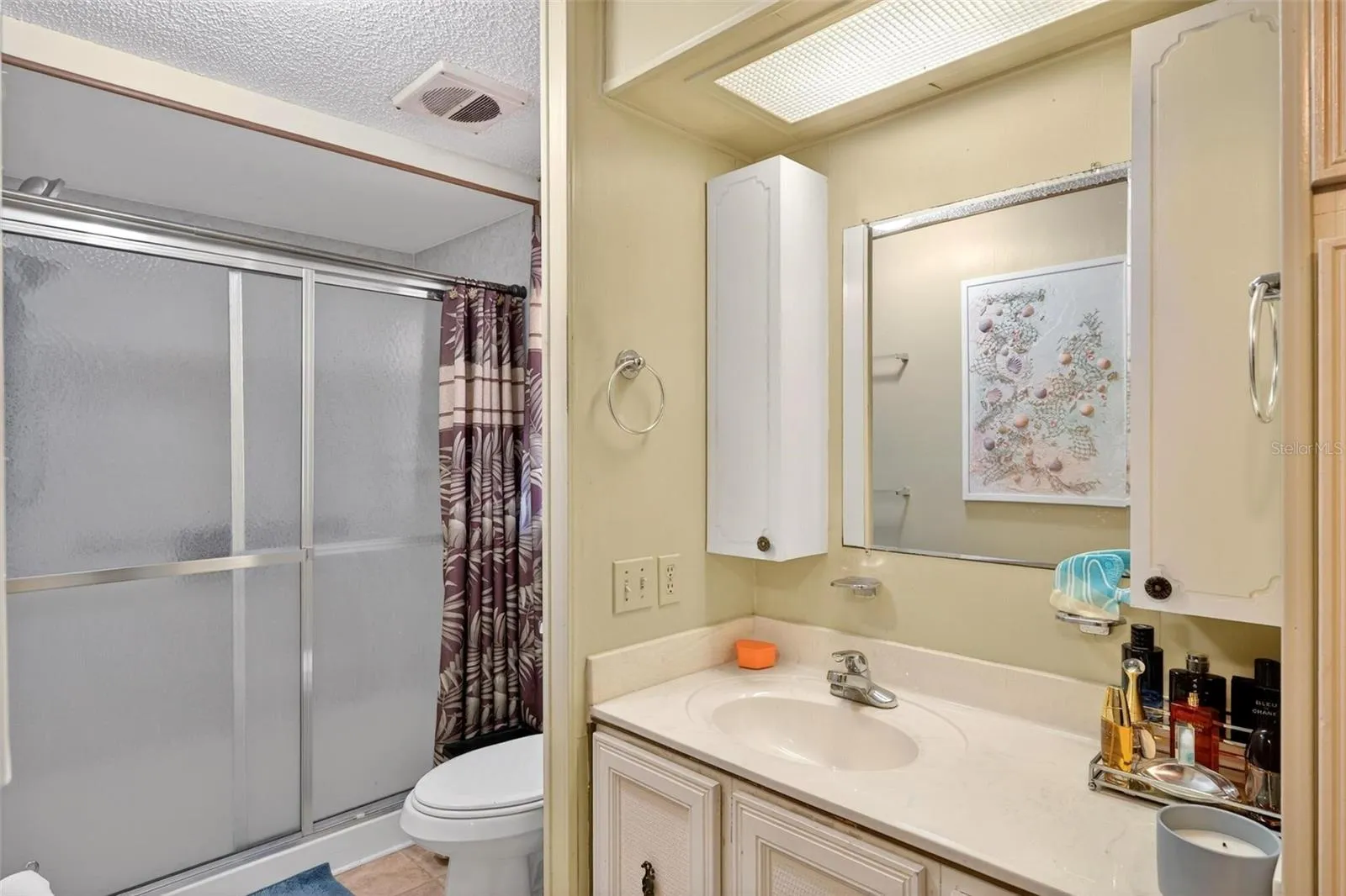 Detached full bathroom