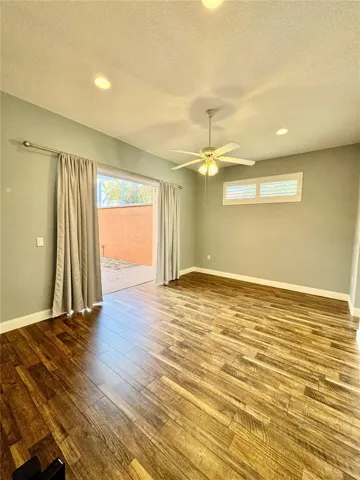 Master suite, all window treatments stay