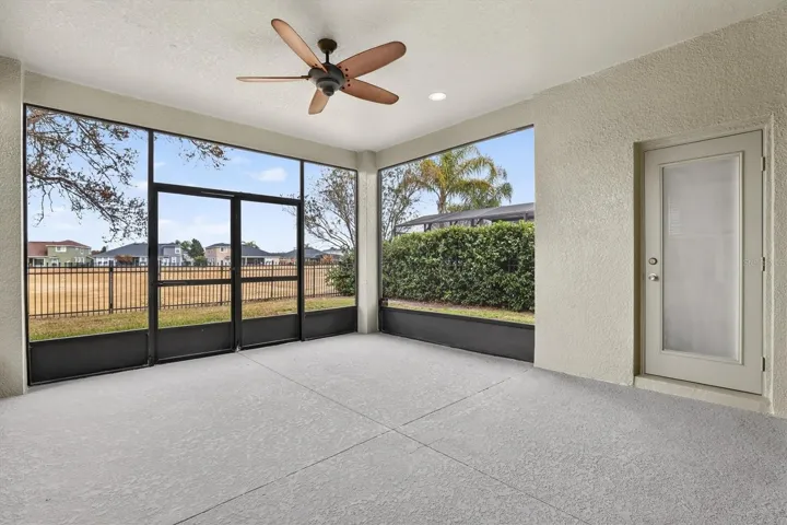 Screened Rear Patio