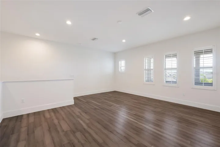Second level bonus room