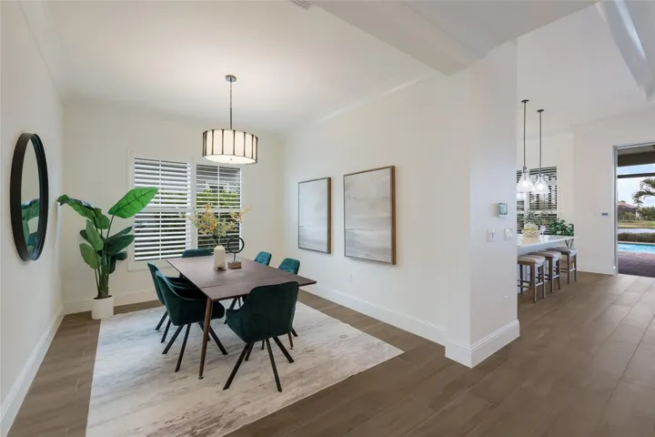 Dining room or flex space