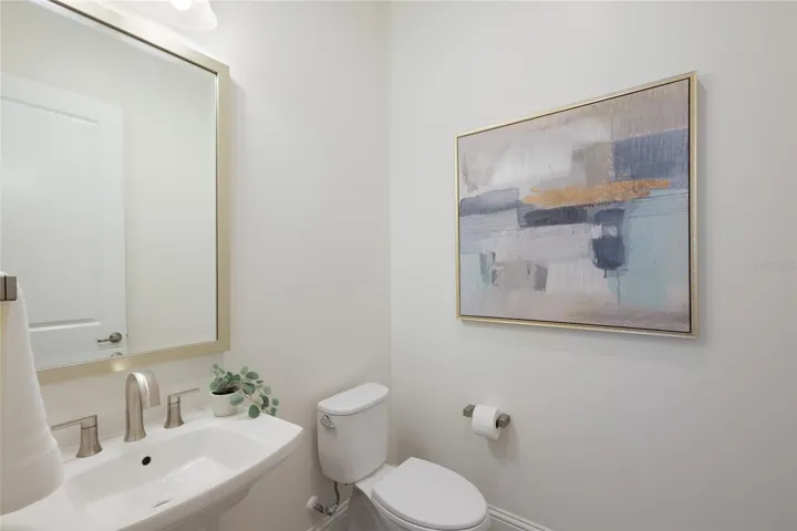 Powder bath adjacent to front office