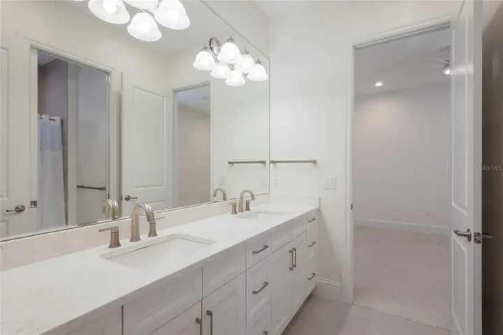 Jack and Jill bath joining 2nd and 3rd guest bedroom