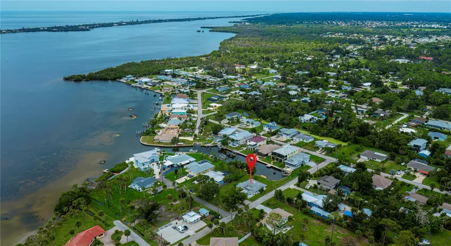 Less than 30 seconds to the open water of Lemon Bay!!