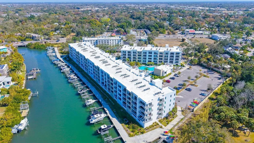 Welcome to The Strand a Waterfront Boating Community approx. 1 mile to downtown Sarasota