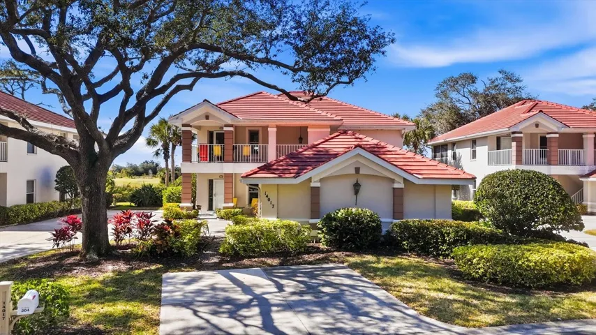 Welcome home to 14017 Willow Glen Golf Cottages unit 104