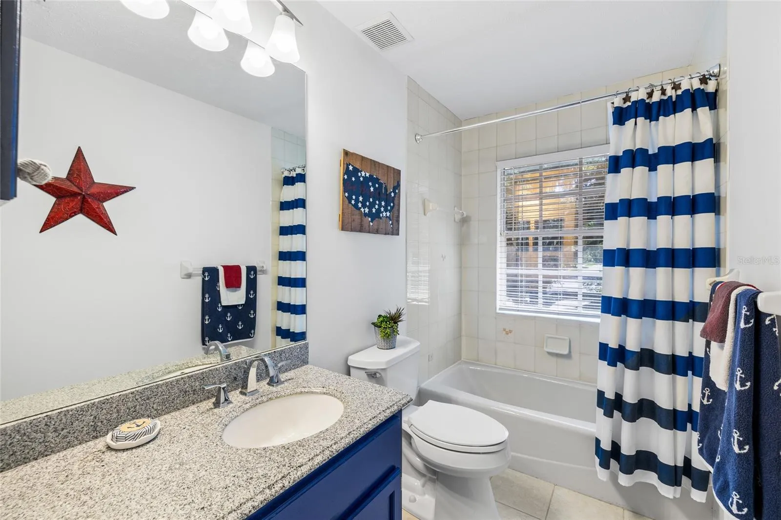 Secondary Shared Upstairs Bathroom