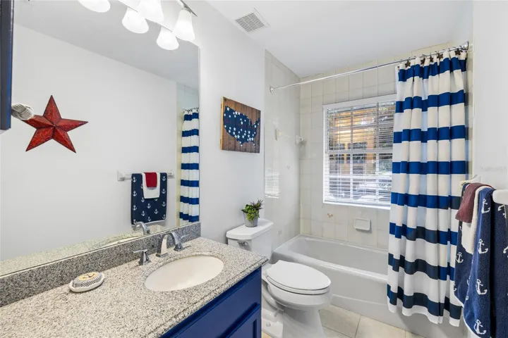 Secondary Shared Upstairs Bathroom