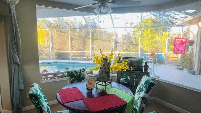 Breakfast Nook with Seamless Window