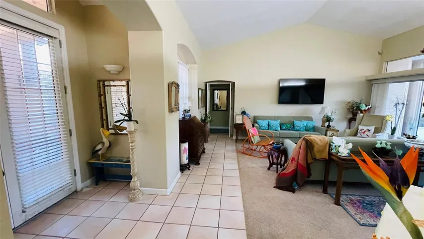 Entrance and Livingroom