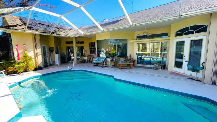Multiple exits to pool area