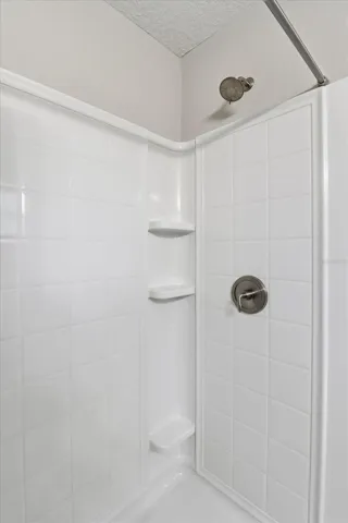 Master Bathroom w/ Shower Enclosure