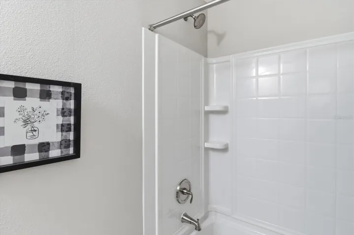 Guest Bathroom w/ Shower/Tub Enclosure