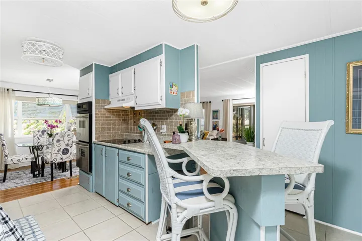Enjoy eating or chatting at your Breakfast Bar