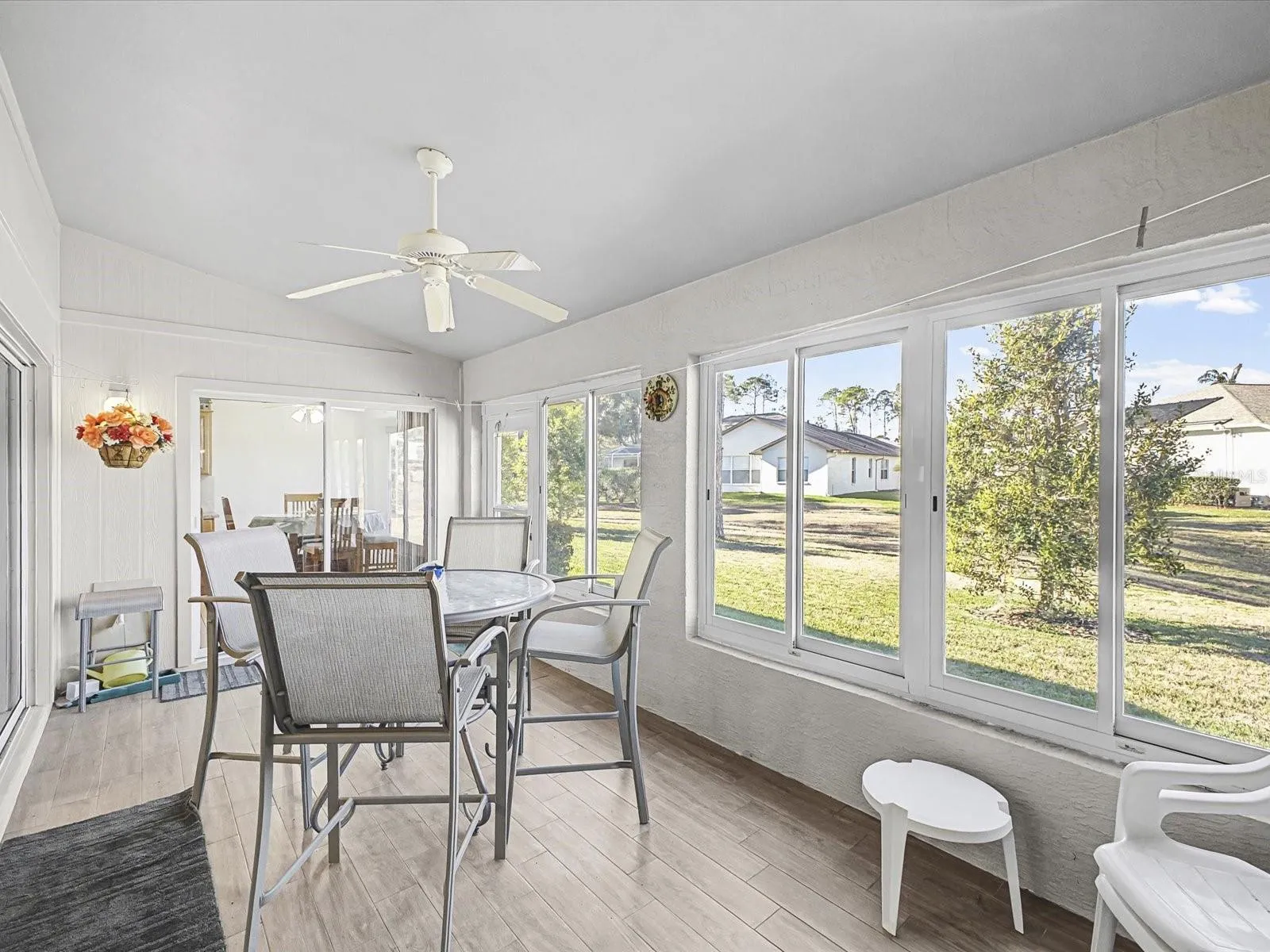 Enclosed Lanai/Sunroom