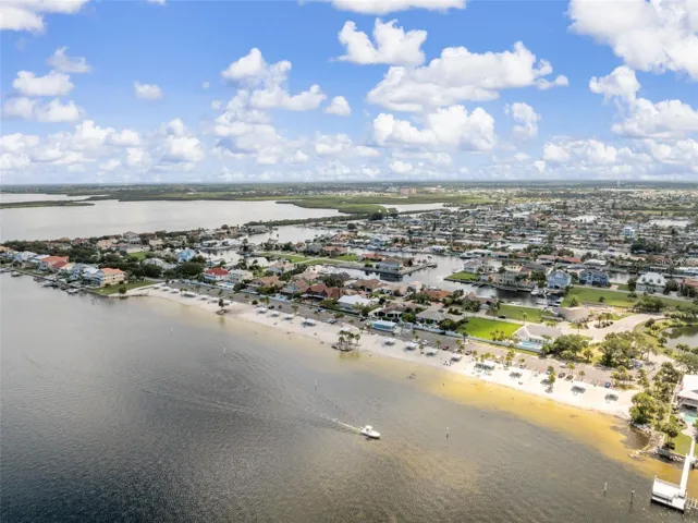 Direct access to the Gulf and view of the private beach!
