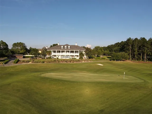 SHPC Clubhouse Athletic Facility Golf Course and Pete's Grill