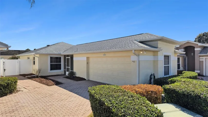 Lovely 2 Bedroom, 2 Bath Home