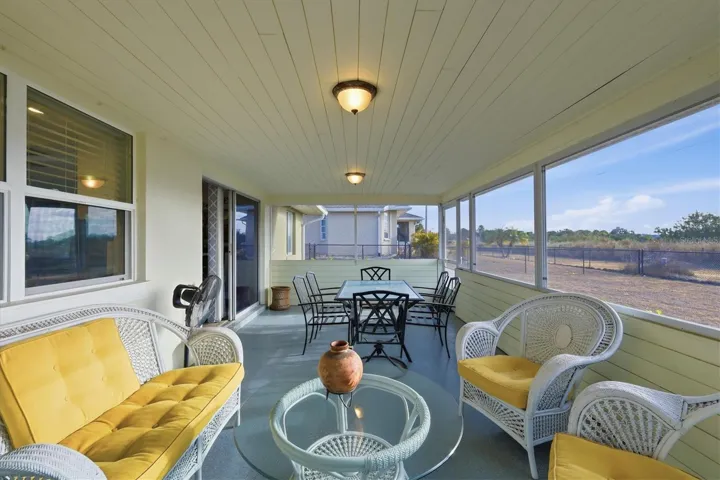 Large covered / screen lanai