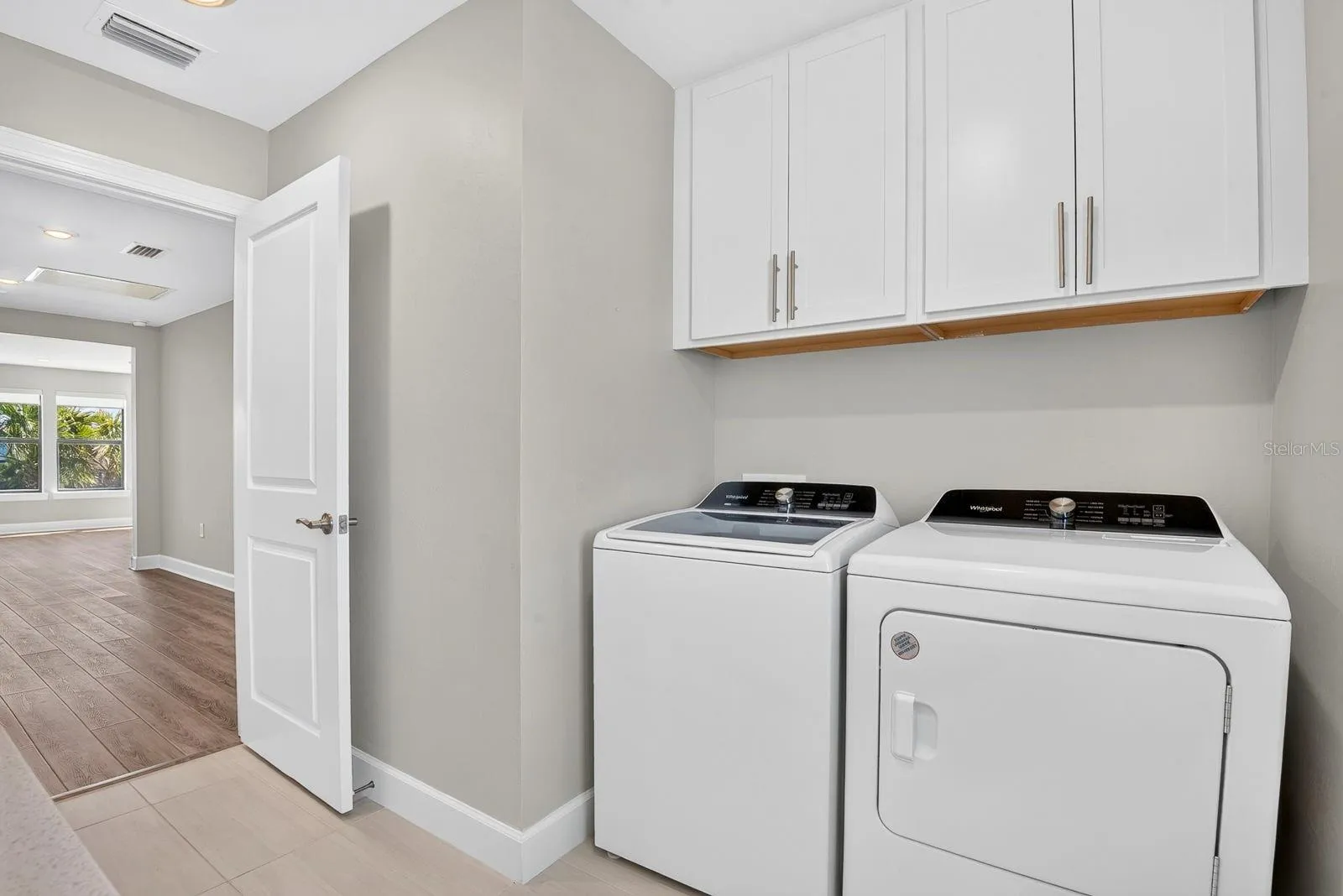 Laundry (second floor)
