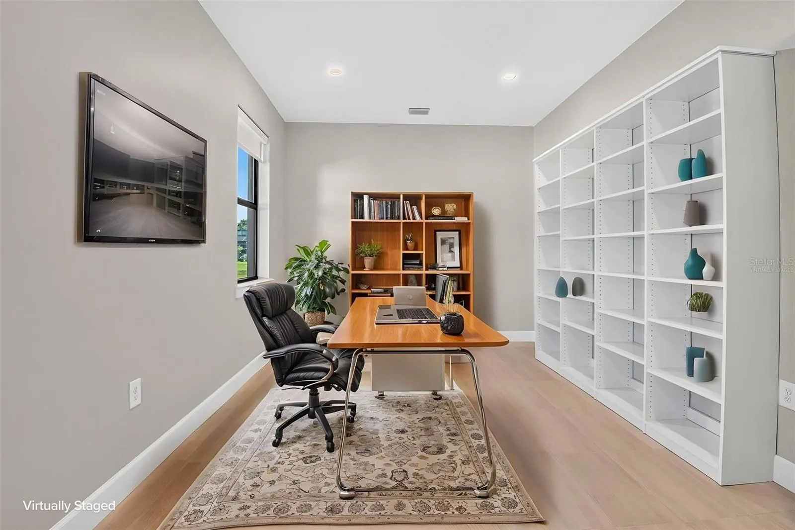 Den virtually staged