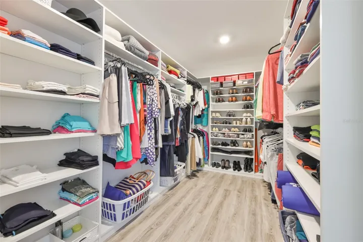 Main bedroom walk-in closet