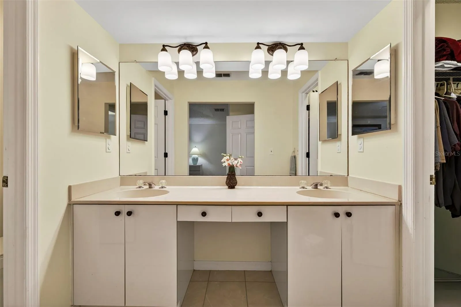 Dual primary vanity.