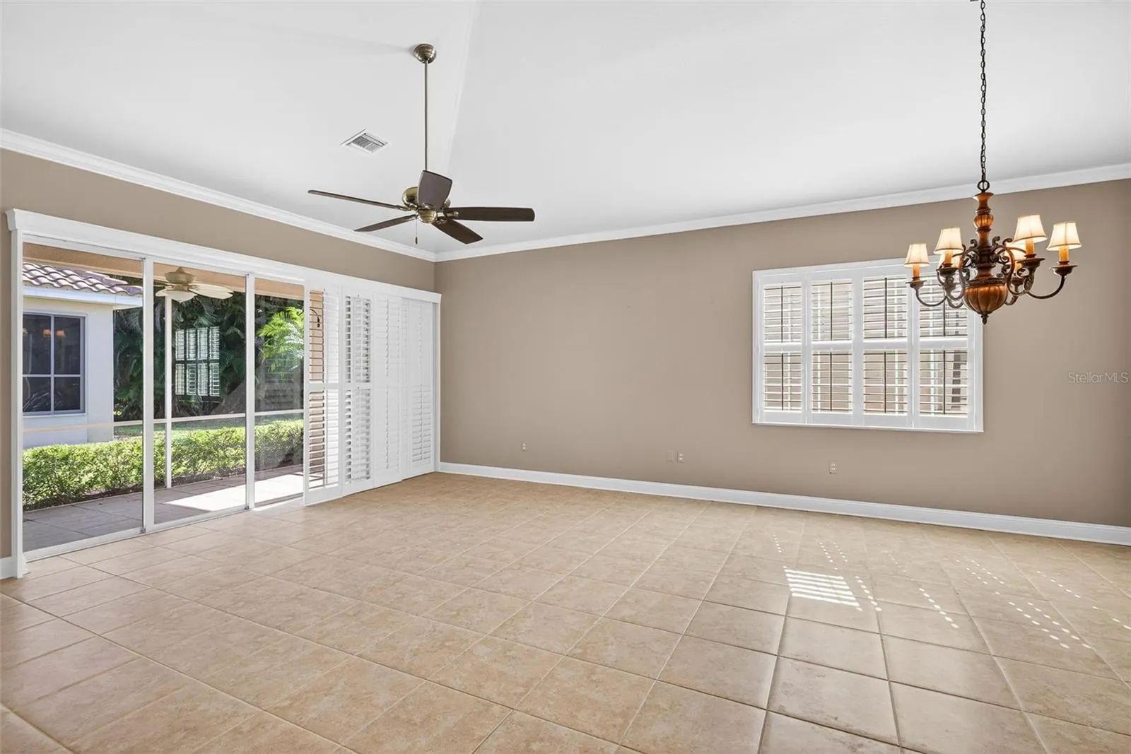Living Room/Dining Room Combo