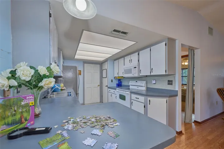 KITCHEN ISLAND VIEW