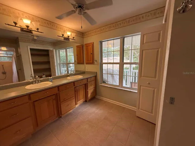 Main Bathroom Bathroom