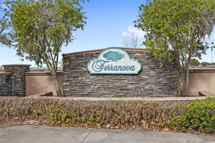 community monument sign