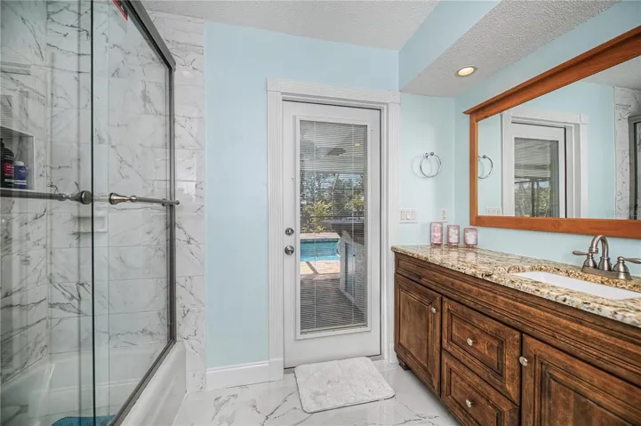 POOL ACCESS BATHROOM