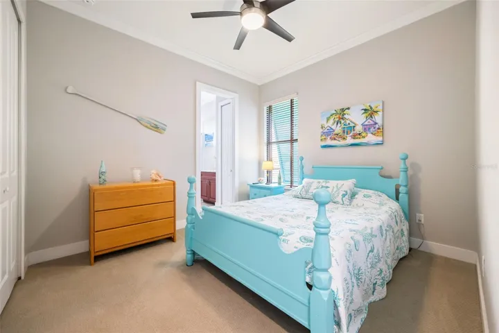 Guest Suite with en suite bath