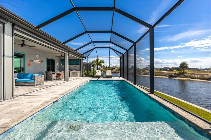 Heated pool with sun shelf and bubbler