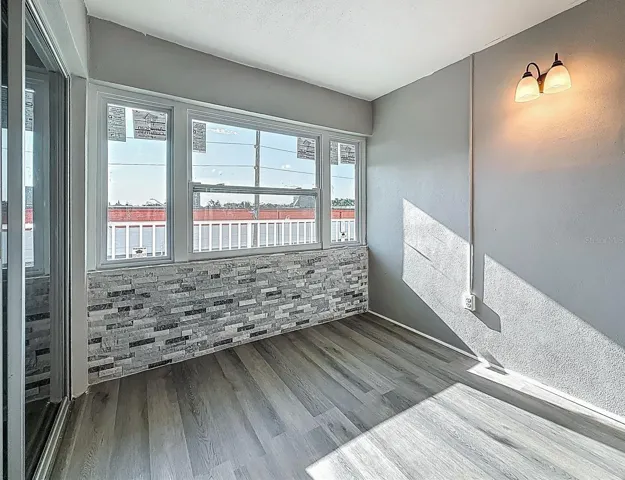 office bonus room