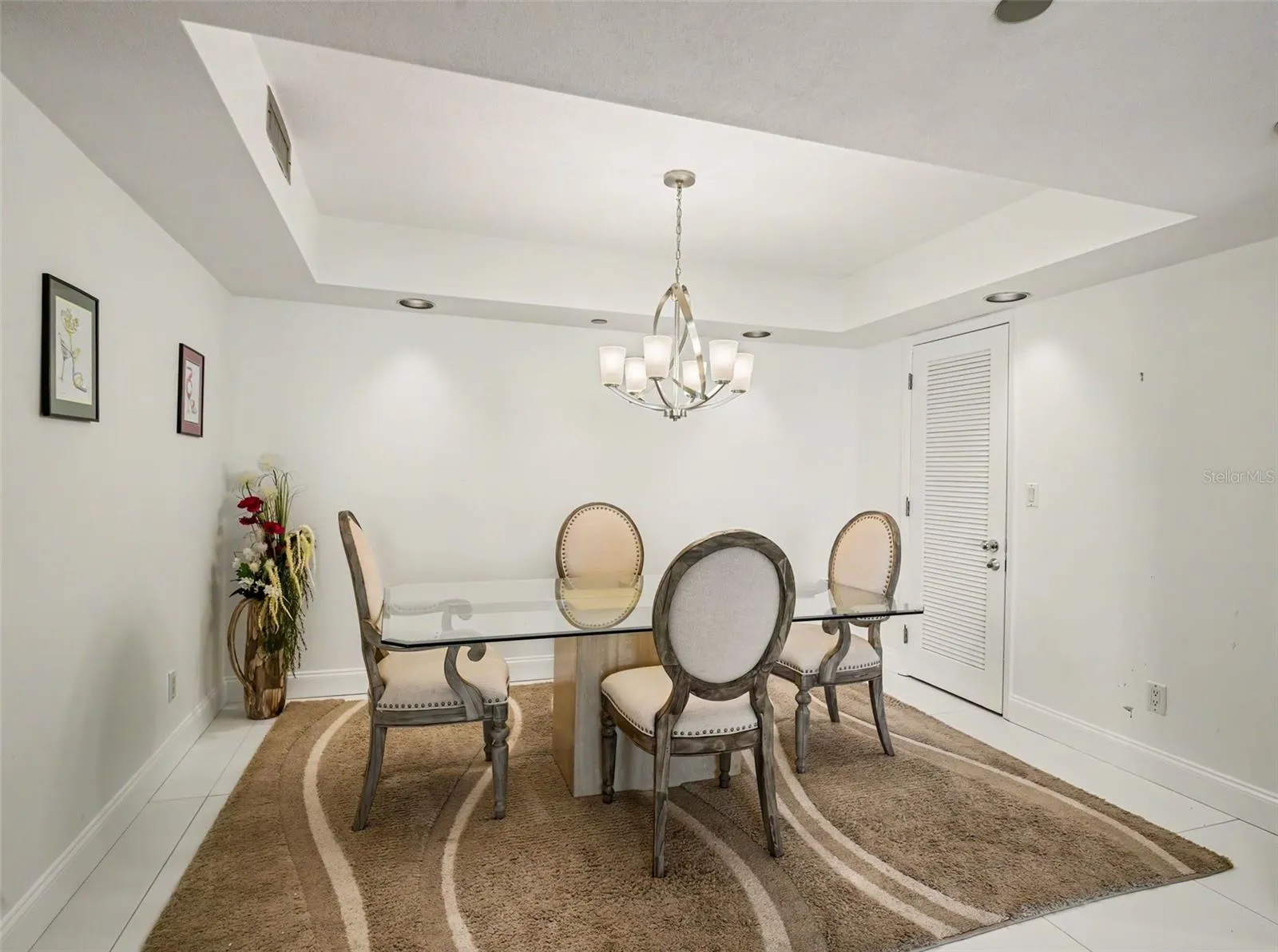 Dining Room with Tray Ceiling