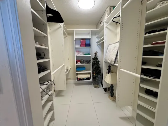 Walk-in Closet