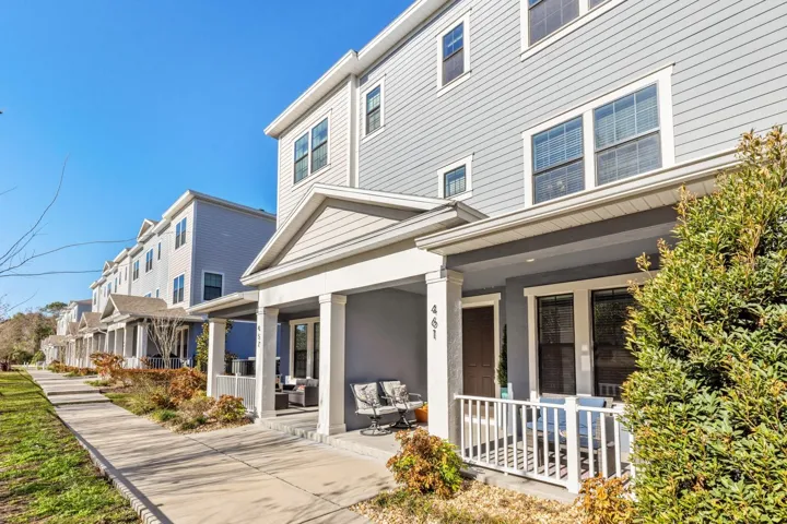 Private front porch with proximity to Cross Seminole Trail