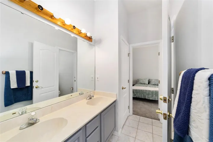 Full Bathroom 3