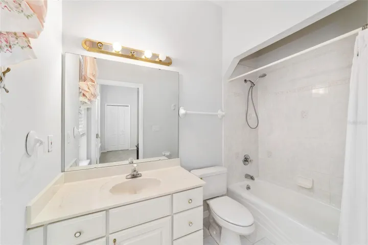 Full Bathroom 3