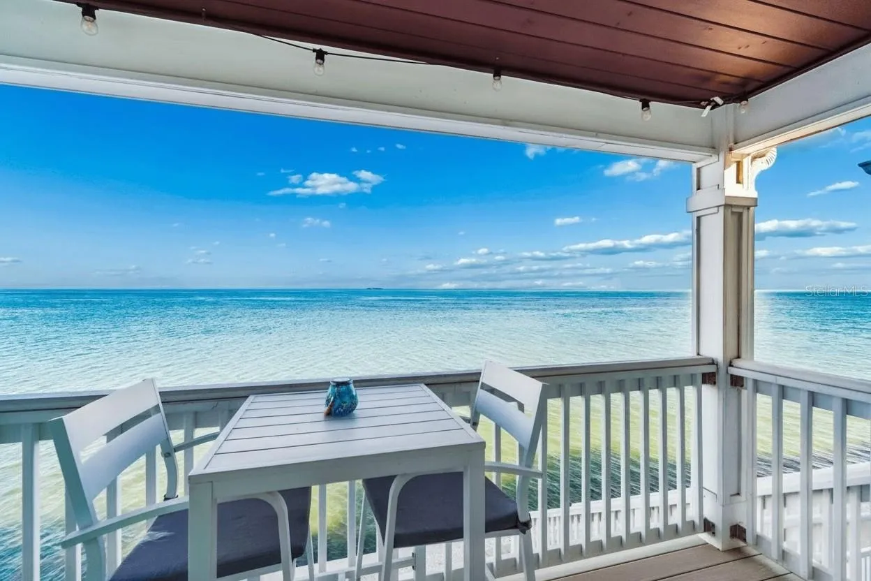 Bayfront Covered Balcony