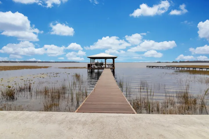 DOCK