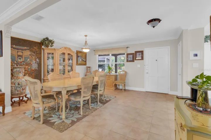 DINING-FOYER