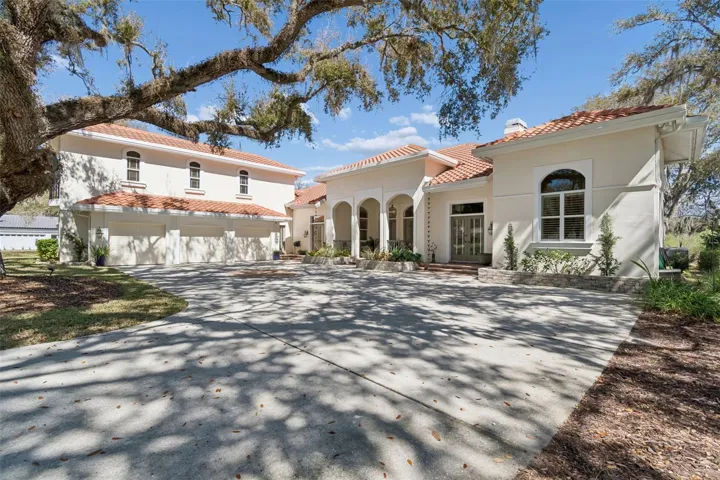 Oversized 3 Car Garage