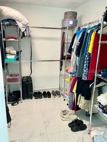 primary bedroom walking closet