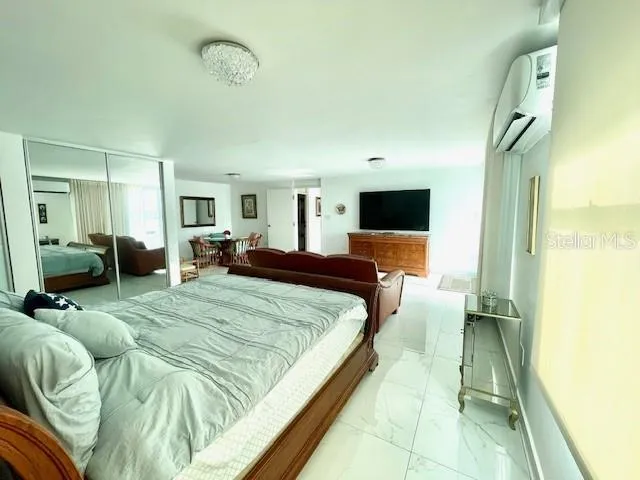 full primary bedroom 2
