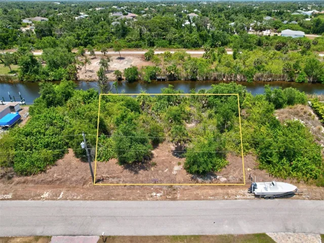 Drone/aerial view with a water view