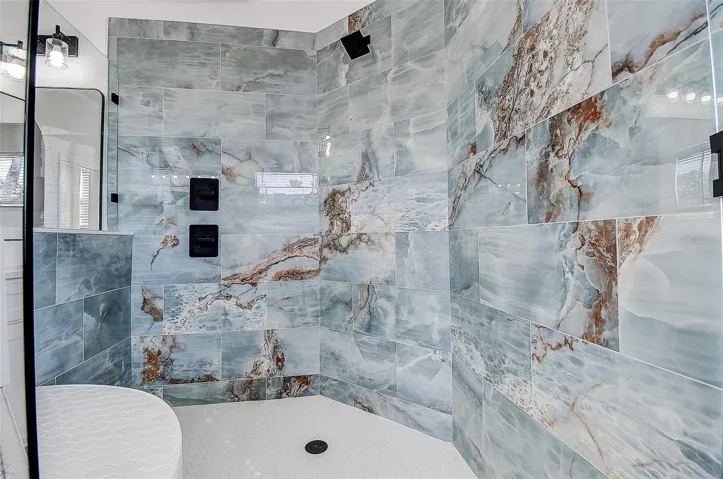 2nd Floor - Ensuite Bathroom